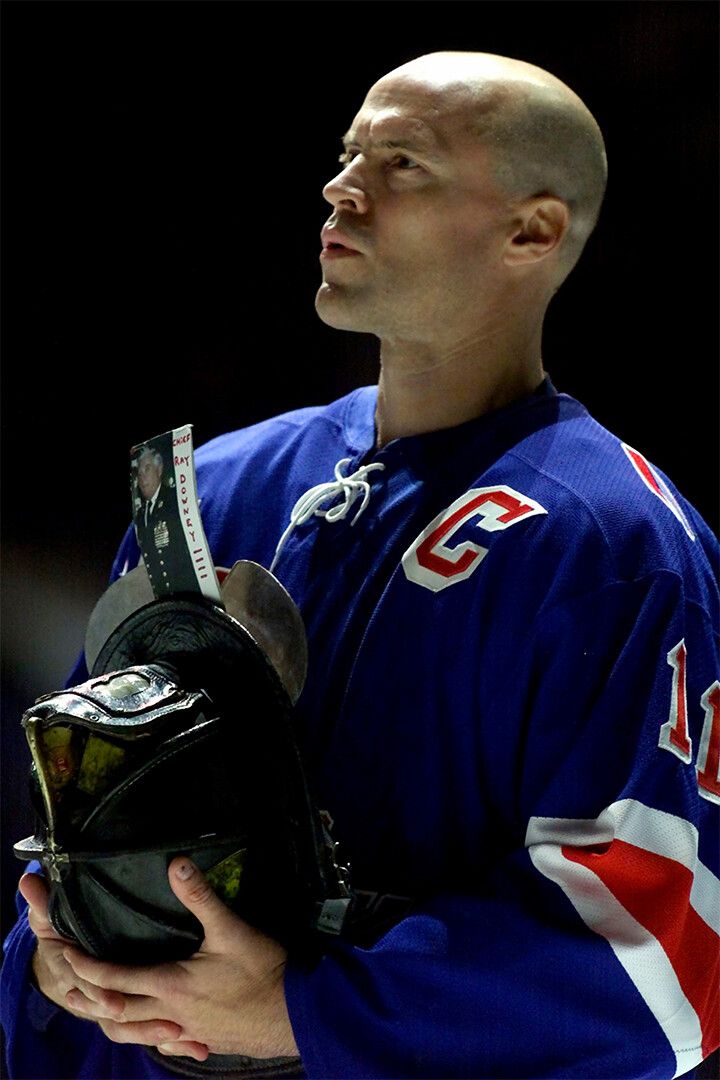Mark Messier Celebrity Ice Hockey Player Wall Art Home Decor Poster