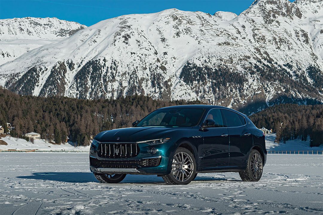 Maserati Levante Granlusso Royale Car Snowy Landscape Decor Jigsaw Puzzle