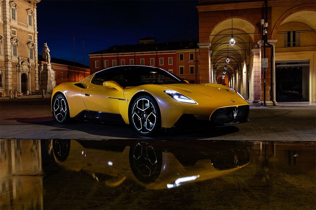 Maserati Mc20 Yellow Coupe Art Home Decor Jigsaw Puzzle