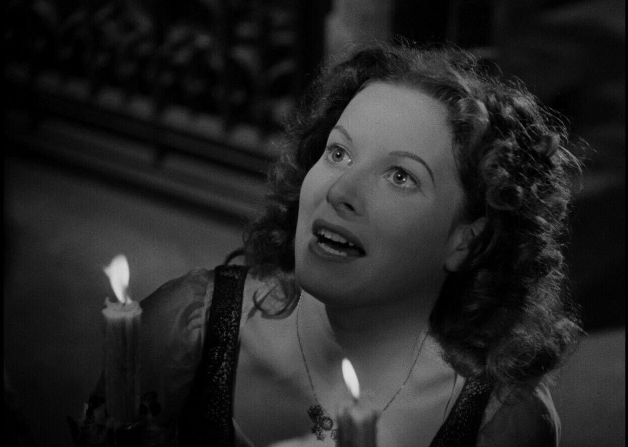 Maureen O'Hara In The Hunchback Of Notre Dame 1939 Movie Photo