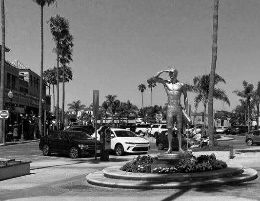 Memorial Statue Lifeguard Ben Carlson Newport Beach Ca Picture Photo