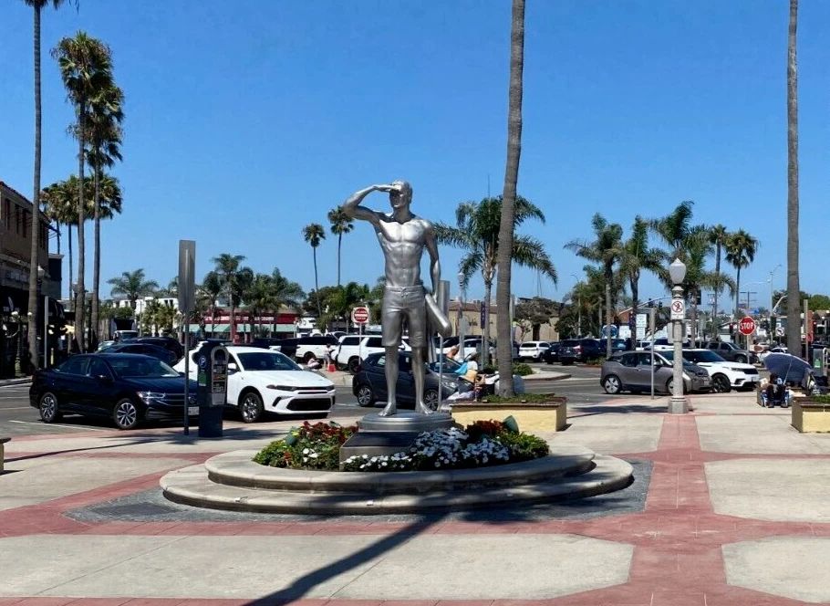 Memorial Statue Lifeguard Ben Carlson Newport Beach Pier Picture Photo