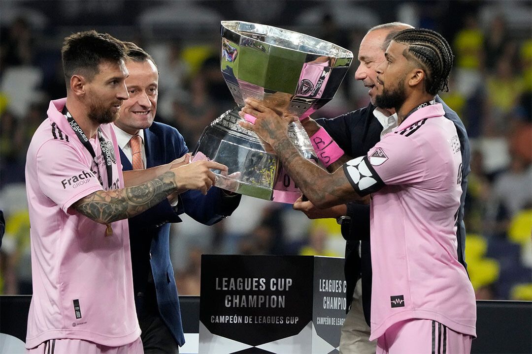 Miami Champions Soccer Final Football Star Trophy Yedlin Messi Jigsaw Puzzle