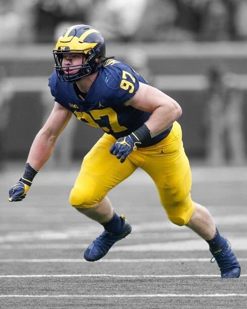 Michigan Wolverines Aiden Hutchinson Glossy Magnet Spotlight Magnet