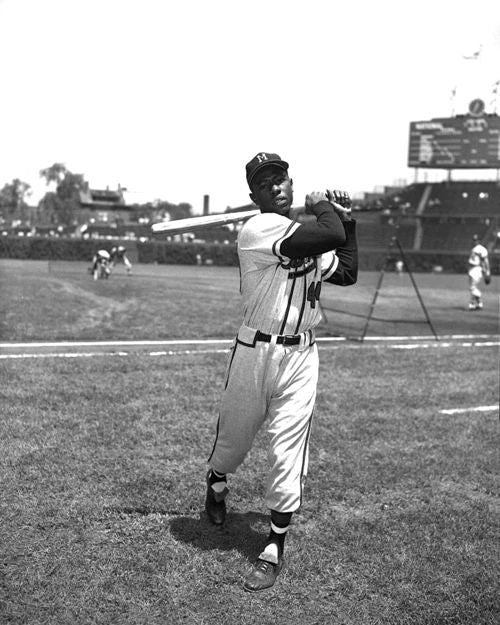 Milwaukee Braves Hank Aaron Glossy Photo Baseball Pose Print Poster