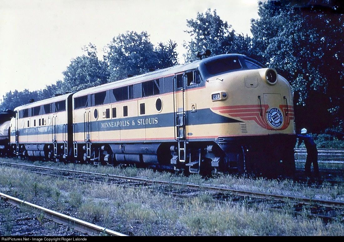 Minneapolis & Saint Louis Minneapolis Rail Locomotive Train Picture Magnet