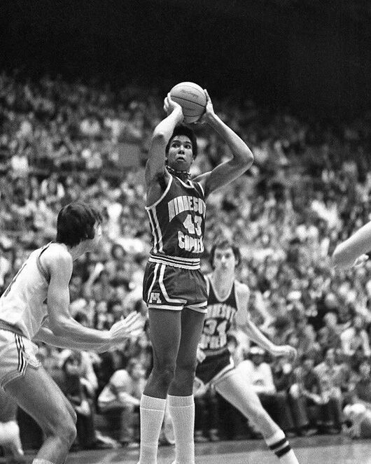 Minnesota Gophers Mychal Thompson Glossy Magnet Basketball Magnet