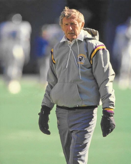 Minnesota Vikings Coach Jerry Burns Glossy Magnet Football Magnet