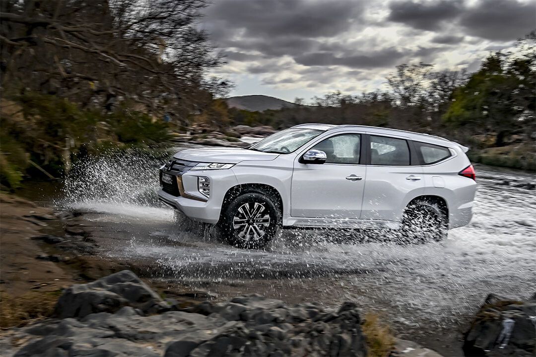 Mitsubishi Pajero Sport Across The River Art Indoor Decor Jigsaw Puzzle