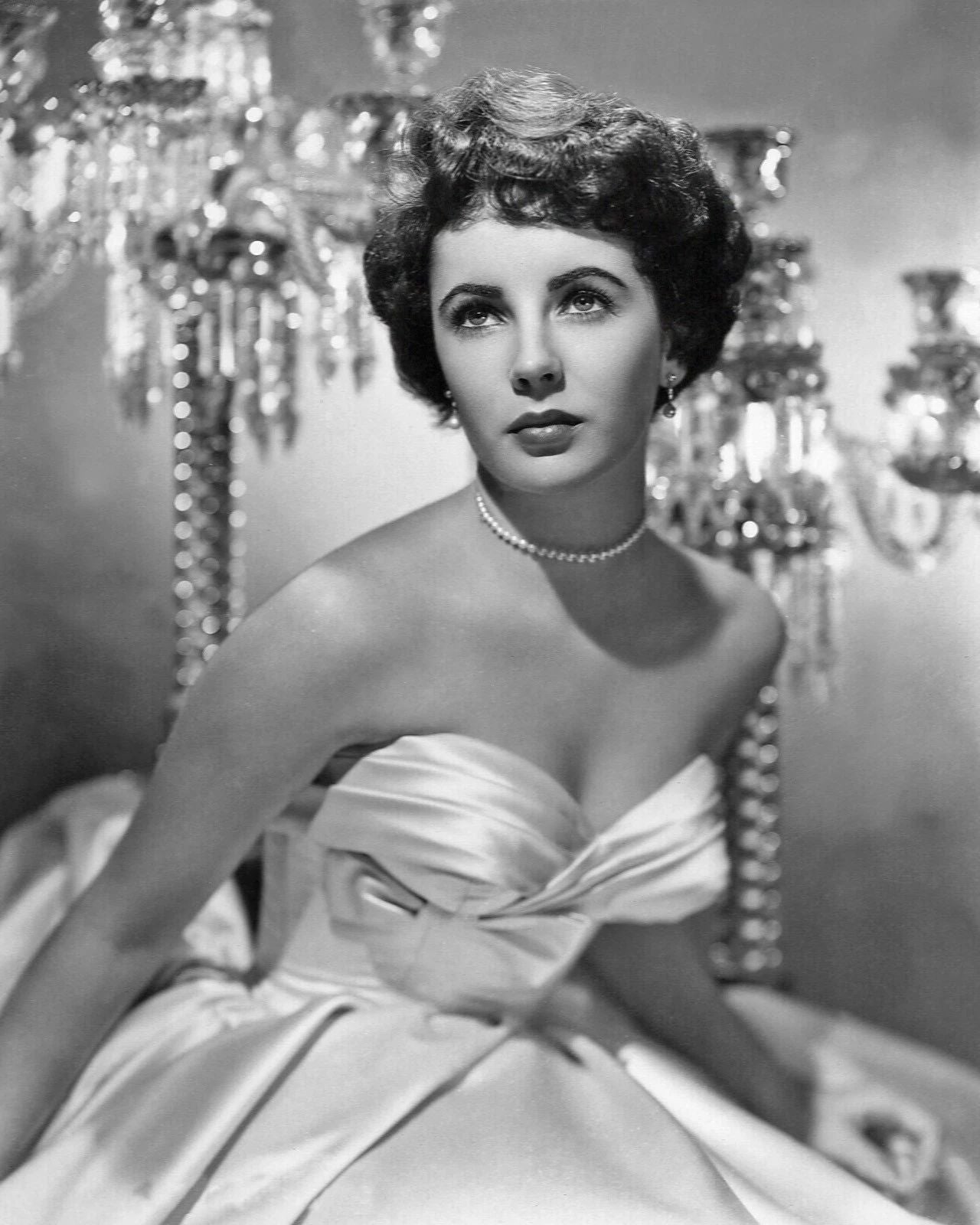 Model Actress Elizabeth Taylor Glossy Keychain Celebrity Keychain