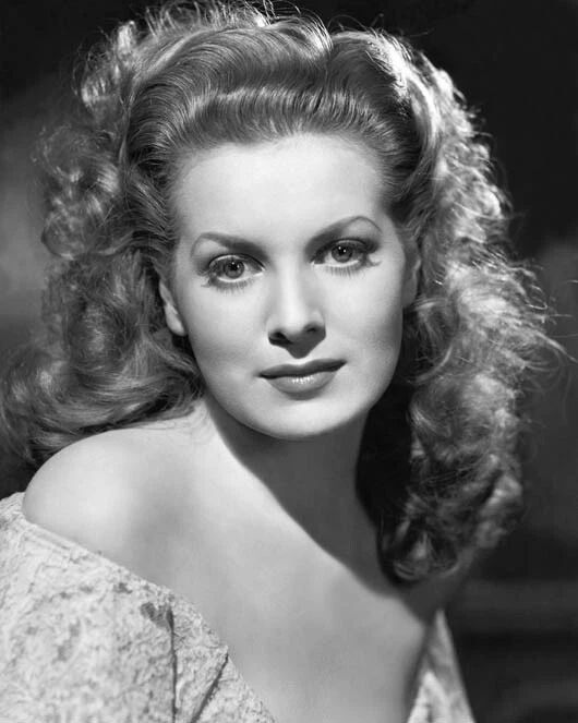 Model Actress Maureen O'Hara Glossy Keychain Print Celebrity Keychain