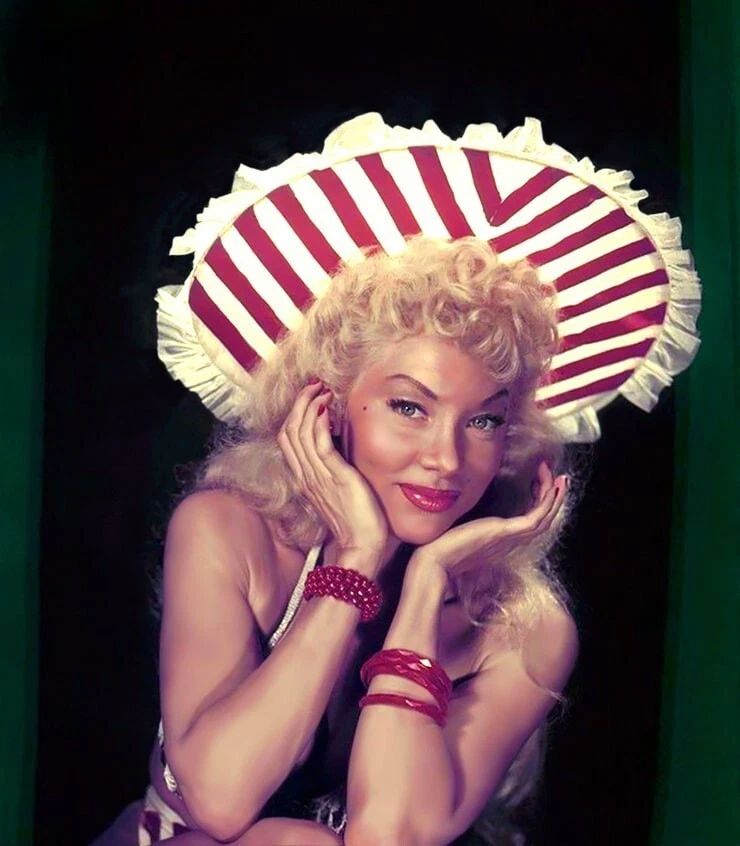 Model Burlesque Dancer Lilly Christine Classic Pin Up Picture Photo 6X8