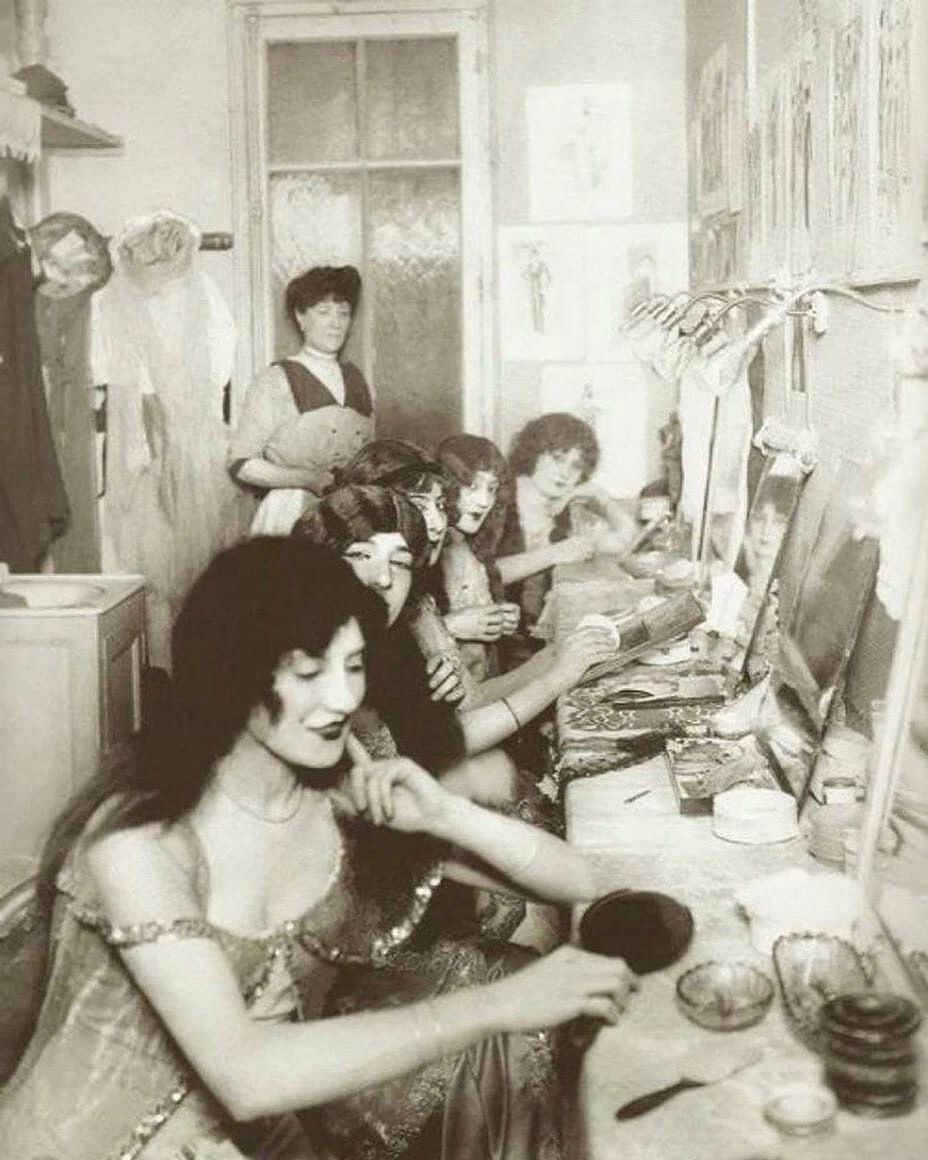 Moulin Rouge Dressing Room 1924 Historic Retro Vintage Picture Photo