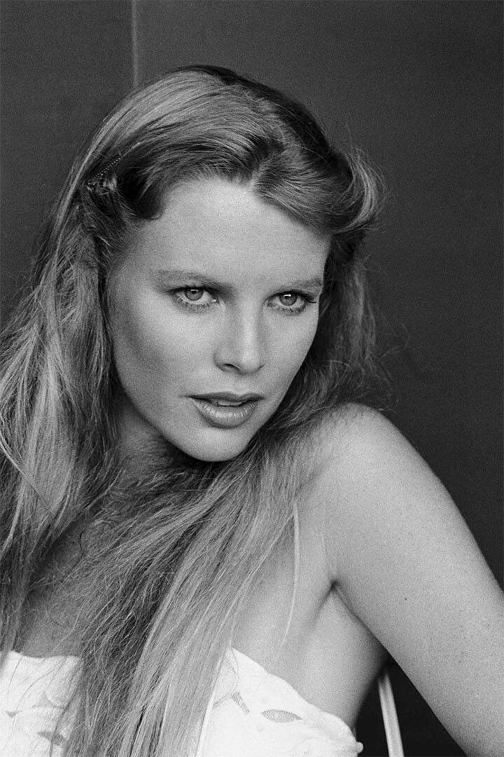 Movie Actress Kim Basinger Posed Model Artist Print Jigsaw Puzzle 24X36