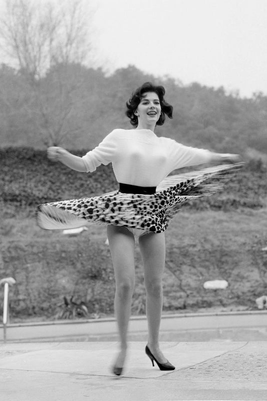 Movie Actress Natalie Wood Skirl Spin Poster Picture Photo Print