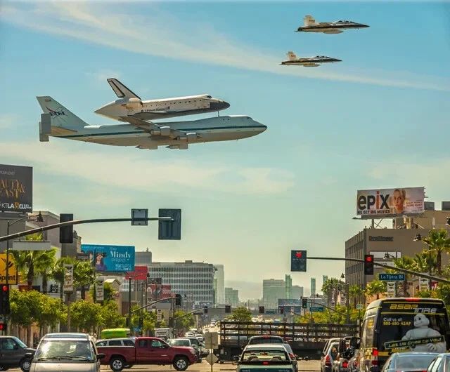 Nasa Spaceship Being Transported On Boeing 747 Over La 2012 Picture Photo