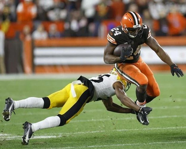 Nick Chubb Ahkello Witherspoon Photo Cleveland Browns Steelers Nfl Football