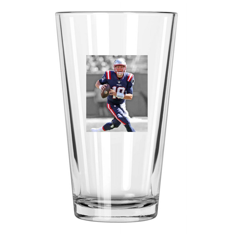 New England Patriots Mac Jones Photo Spotlight Football Pint Beer Drinking Glass