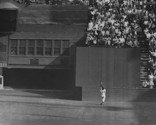New York Giants Willie Mays Glossy Magnet 1954 World Series Print The Catch
