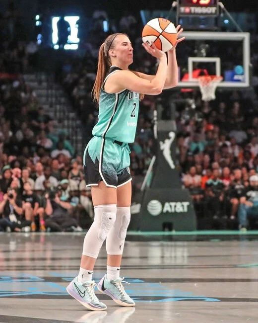 New York Liberty Sabrina Ionescu Glossy Magnet Wnba Print 2