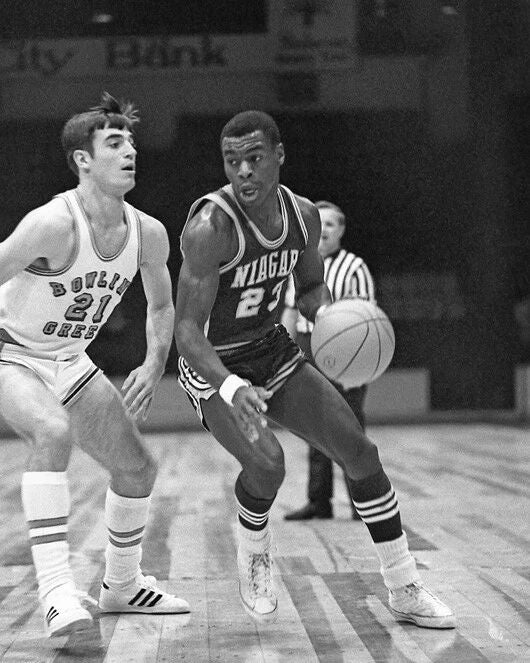 Niagara Purple Eagles Calvin Murphy Glossy Photo Basketball Print Poster