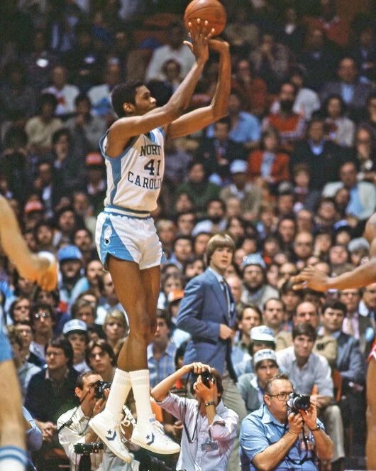 North Carolina Tar Heels Sam Perkins Glossy Keychain Basketball Keychain 1