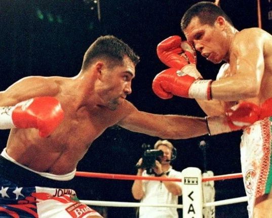 Oscar De La Hoya Vs Julio Cesar Chavez Photo Boxing Picture Ring Action