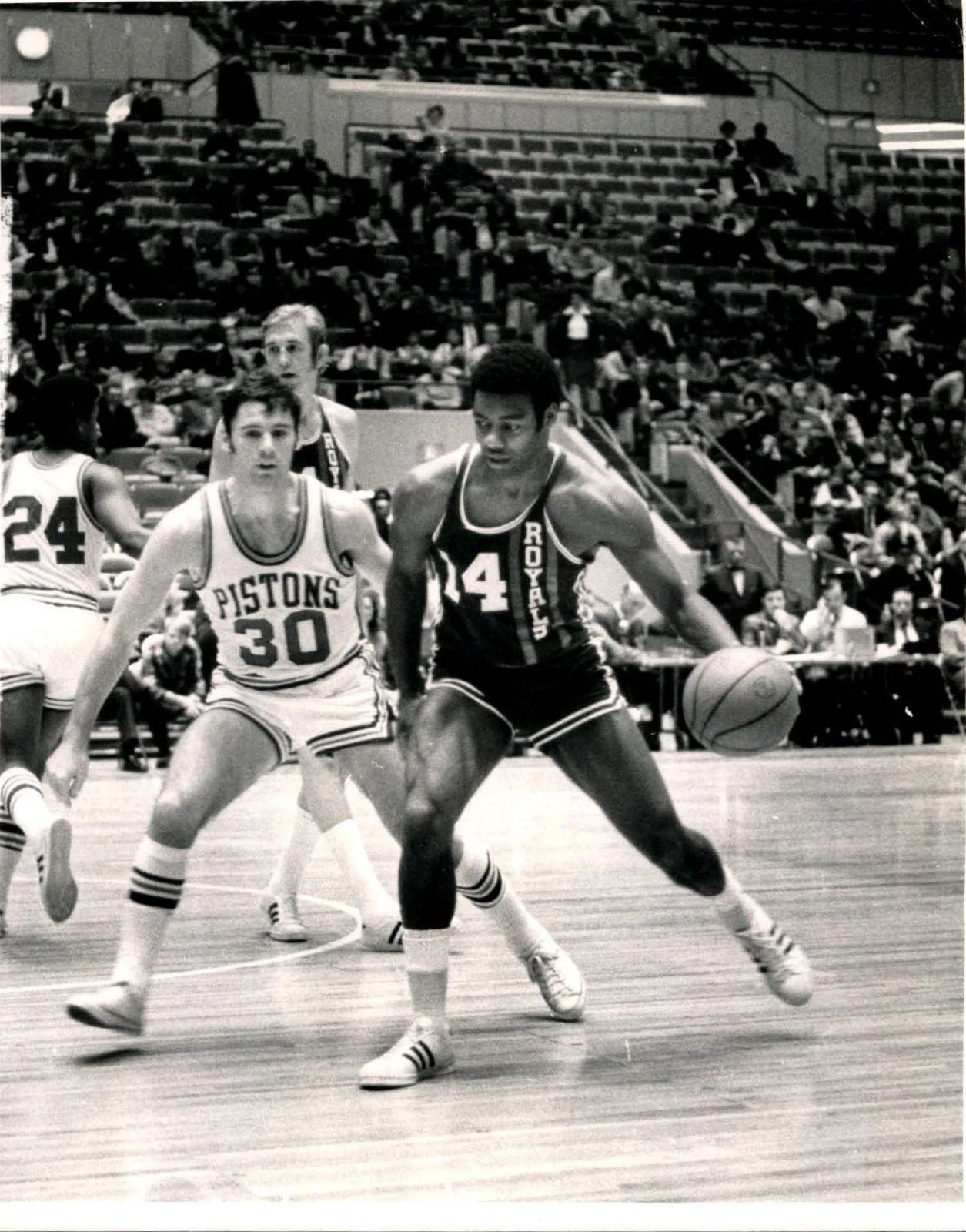 Oscar Robertson Photo Cincinnati Royals Basketball Nba
