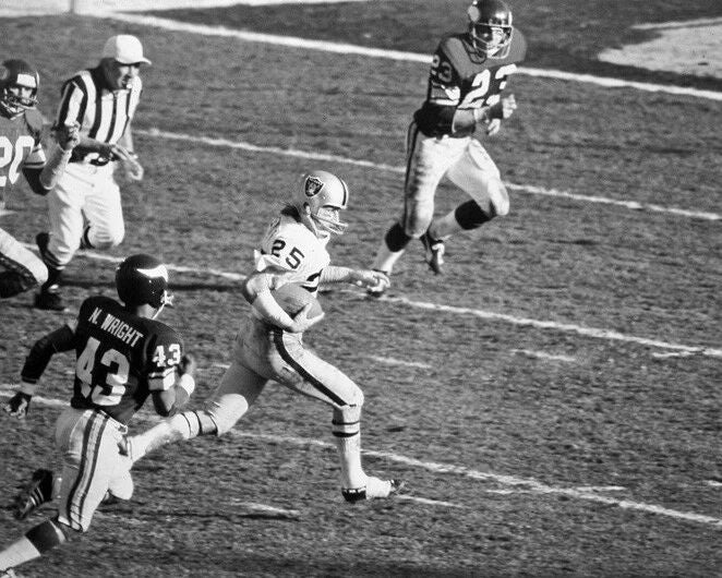 Oakland Raiders Fred Biletnikoff Glossy Keychain Football Keychain Hof 88 1
