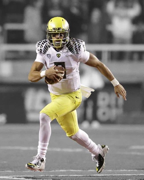 Oregon Ducks Marcus Mariota Glossy Magnet Print College Spotlight Magnet