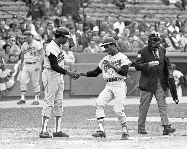 Orioles Paul Blair And Frank Robinson Glossy Keychain 1966 World Series Print
