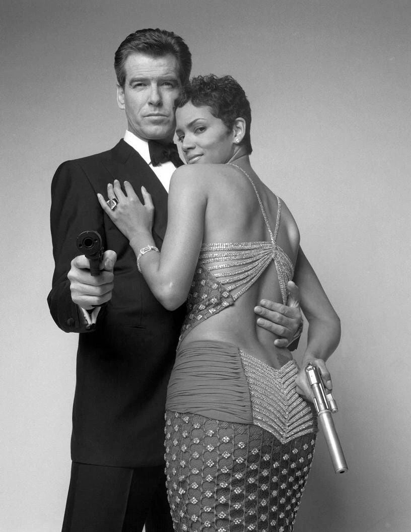 Pierce Brosnan Halle Berry In Die Another Day 007 Movie Photo Print 6X8