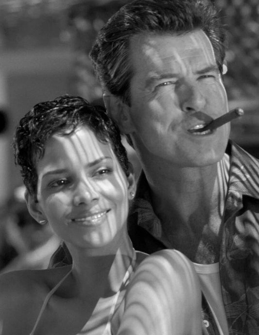 Pierce Brosnan Halle Berry In Die Another Day Classic Photo Print 6X8
