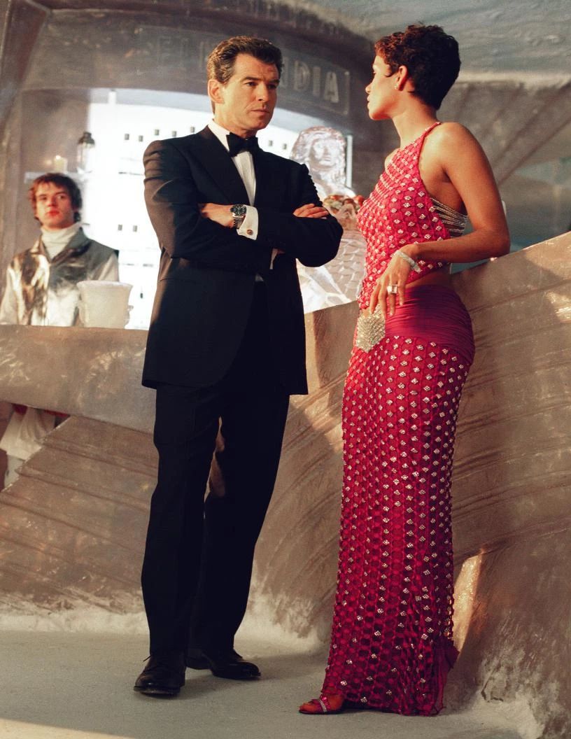Pierce Brosnan & Halle Berry In Die Another Day Picture Keychain Print