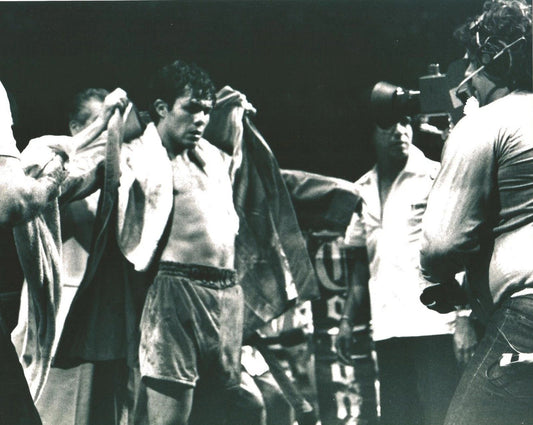 Pipino Cuevas Photo Boxing Picture