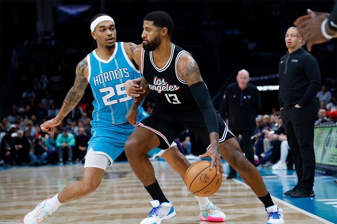 Paul George Basketball Player La Clippers Basketball Team Jigsaw Puzzle