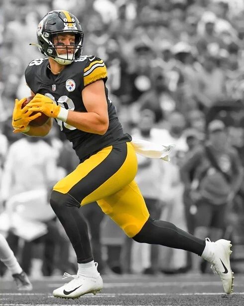 Pittsburgh Steelers Pat Freiermuth Glossy Photo Spotlight Poster Print