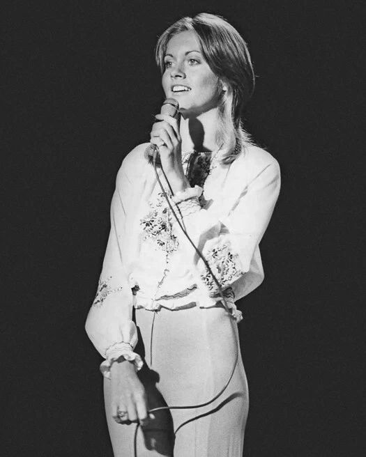 Pop Singer Olivia Newton John Glossy Magnet Actress Print Grease Magnet