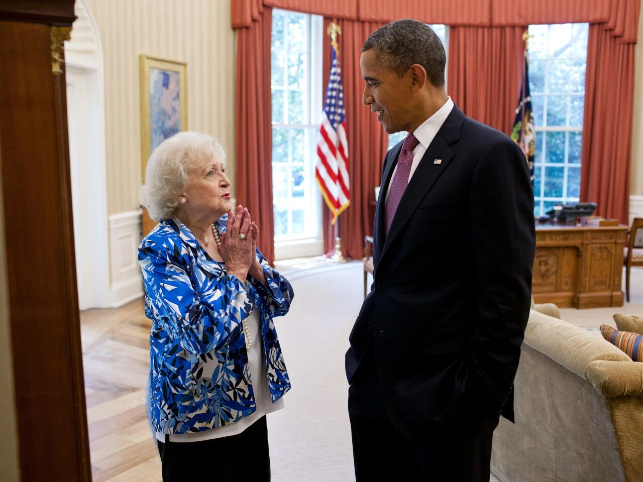 President Barack Obama & Betty White Magnet Picture Reprint 11 X 17