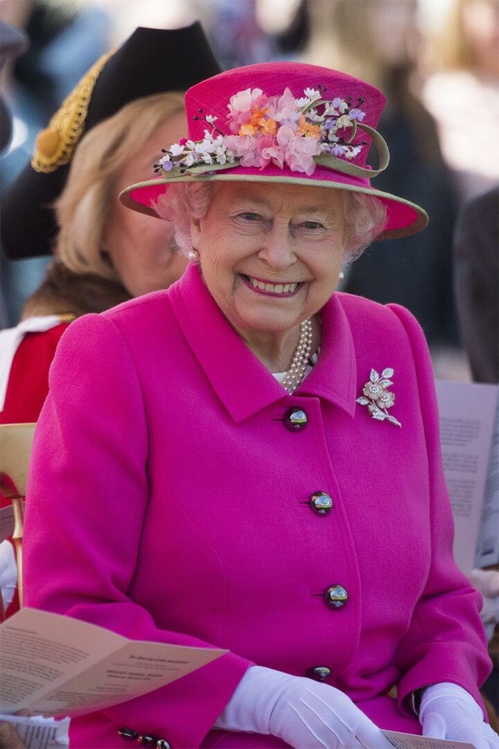 Queen Elizabeth Ii High Governor Print Canvas Jigsaw Puzzle