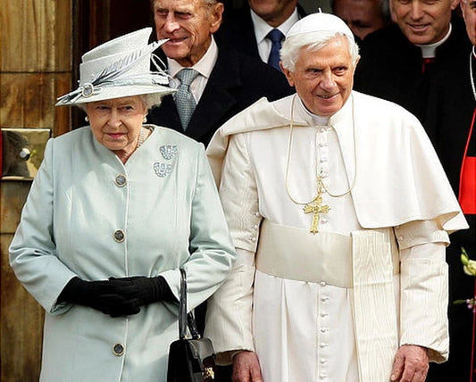 Queen Elizabeth Ii Pope Benedict Xvi Iconic Picture Keychain Print