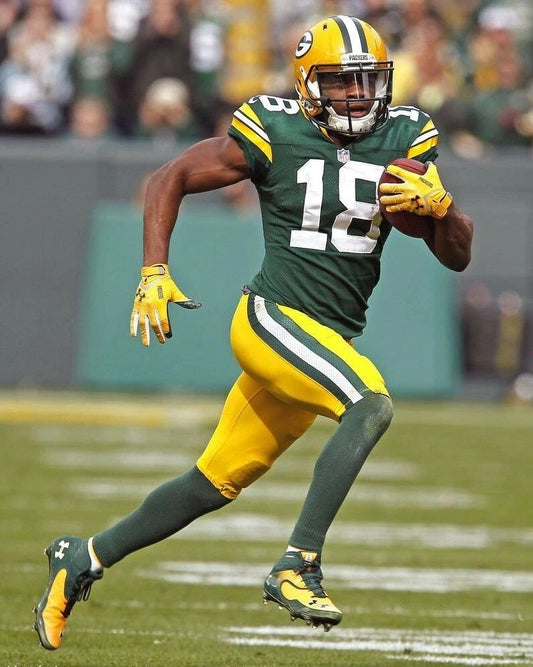 Randall Cobb Magnet Green Bay Packers Picture With Ball
