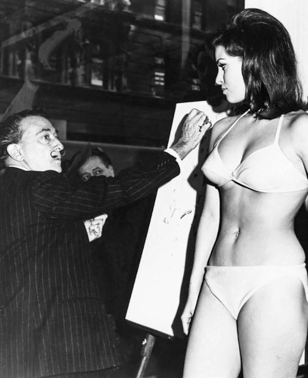 Raquel Welch & Salvador Dali Publicity Photo Print 5X 7 300 PCS Jigsaw Puzzle