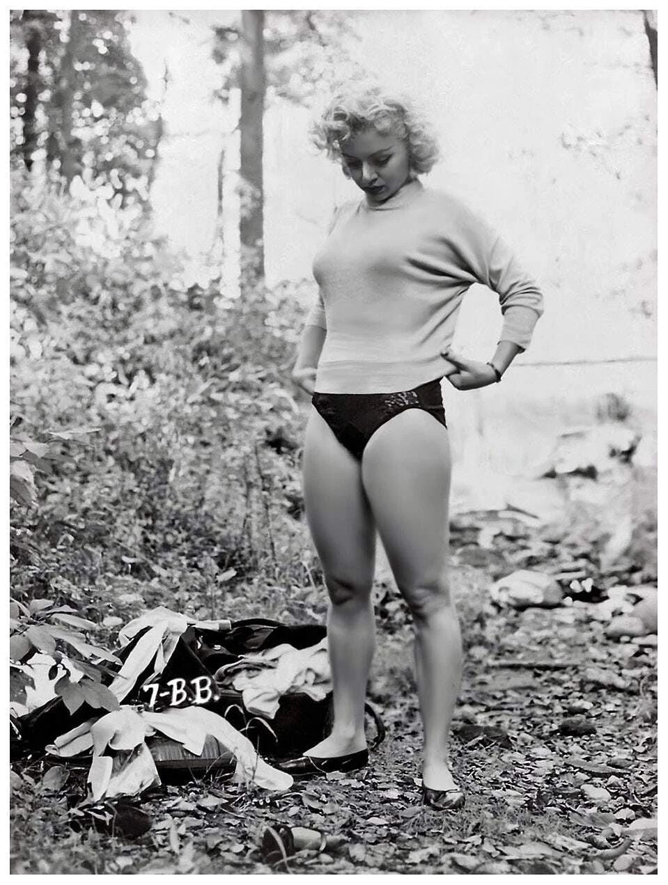 Rita Grable Burlesque Entertainer Classic Pin Up Picture Photo Print