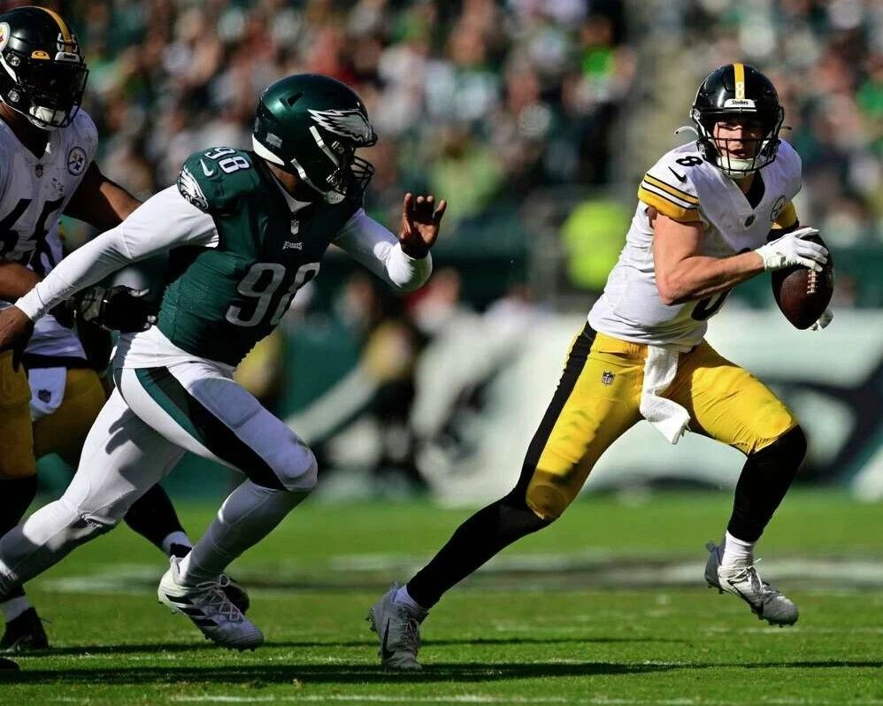 Robert Quinn & Kenny Pickett Photo Philadelphia Eagles Steelers Picture Nfl