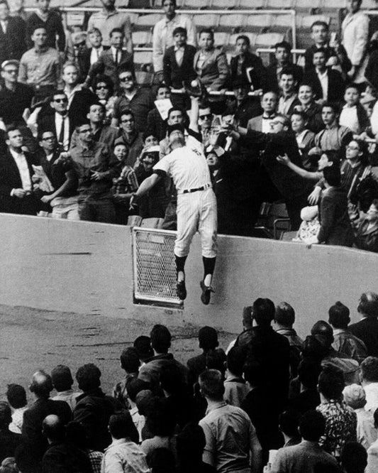 Roger Maris Keychain New York Yankees Ny Baseball Picture Mlb Leaping Catch
