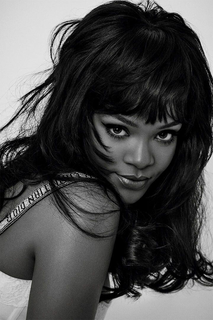 Rihanna Sexy Girl Music Rap Singer Fashion Designer Jigsaw Puzzle