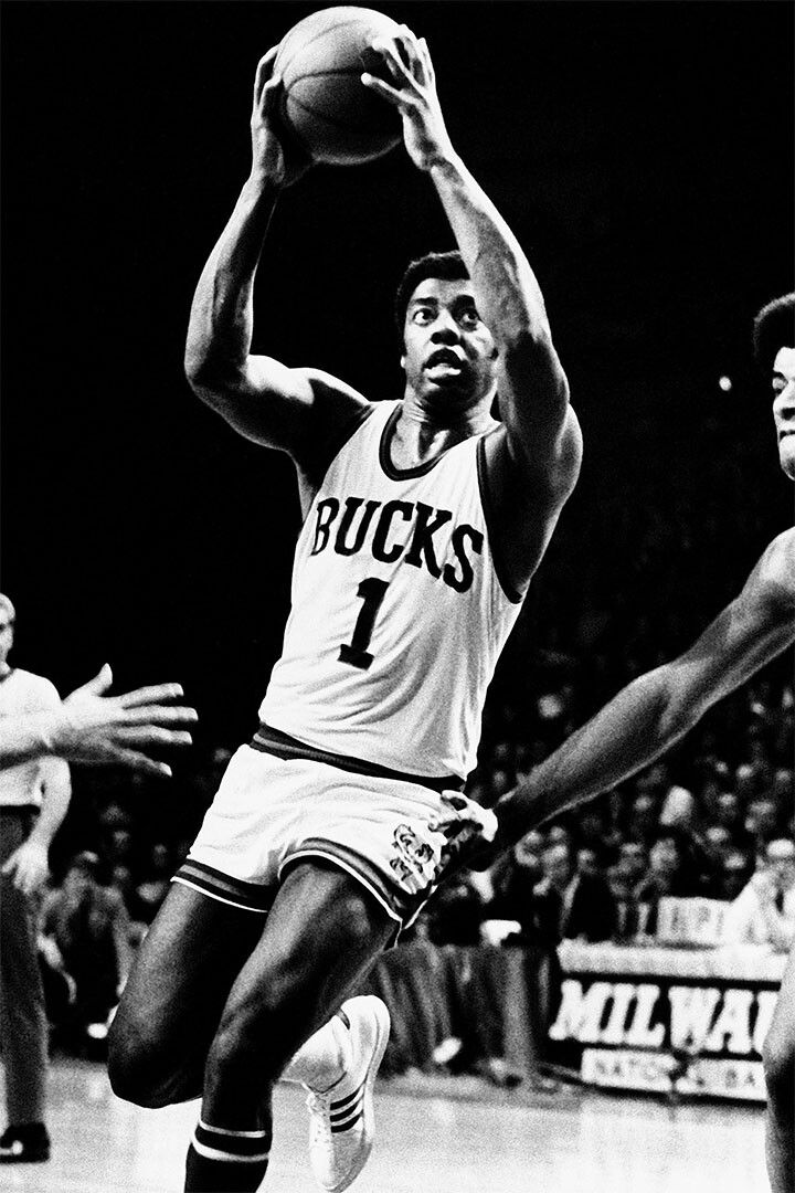 Robertson Milwaukee Bucks Former Basketball Player Jigsaw Puzzle