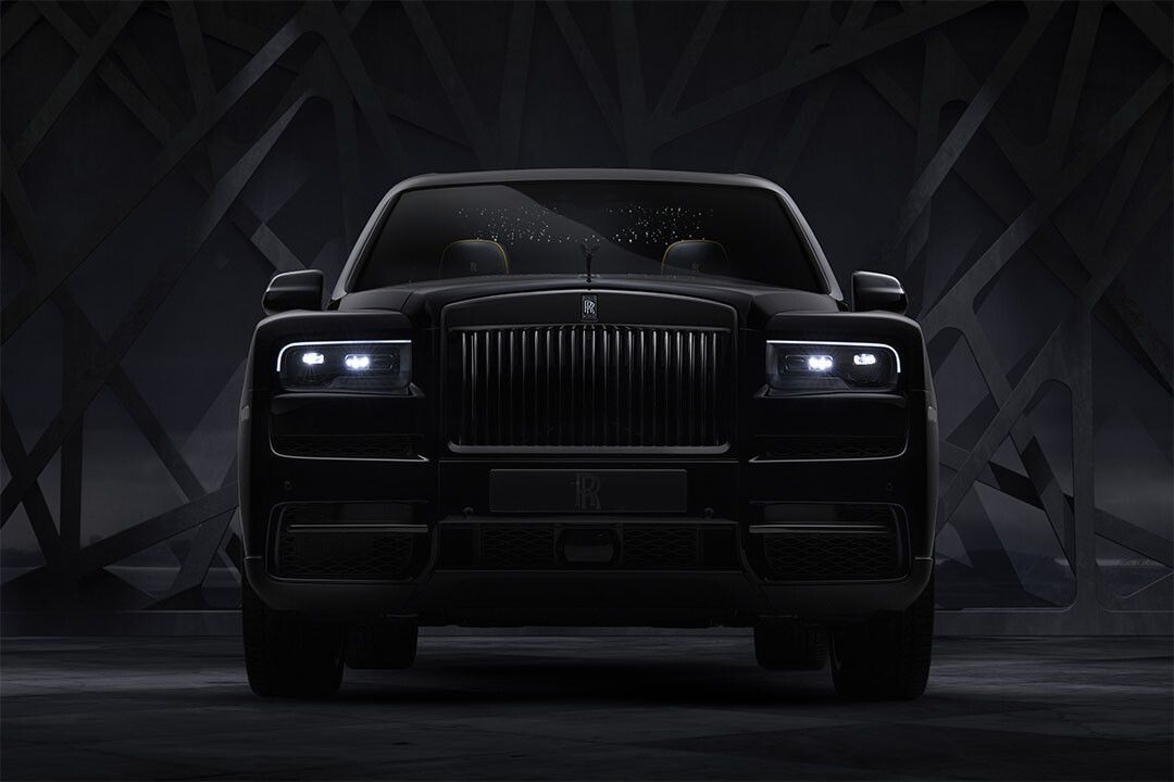 Rollsroyce Cullinan Black Badge Front View Home Decor Jigsaw Puzzle