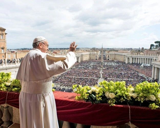 Roman Catholic Pope Francis Glossy Keychain Print St 2. Peter Square Keychain